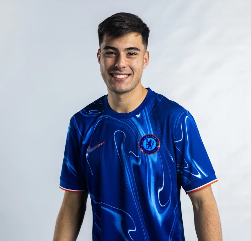 Anselmino trở về Chelsea giữa khủng hoảng hàng thủ 3 Anselmino được The Blues kỳ vọng rất lớn