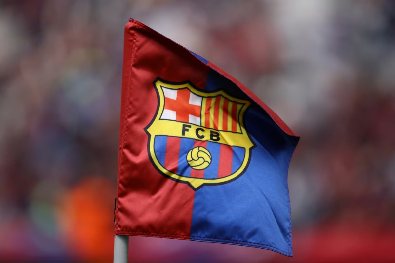 Barca từ bỏ Super League