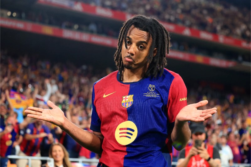 Kounde được nhiều đội bóng Premier League theo dõi